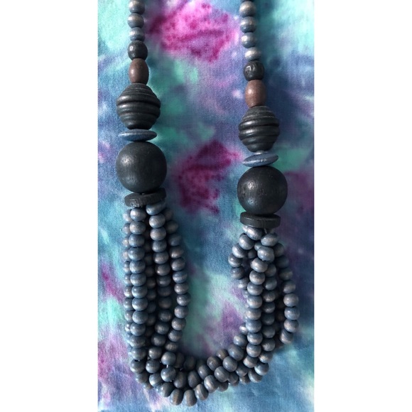❄️ Vintage Wooden Bead Necklace Bundle - Picture 2 of 3
